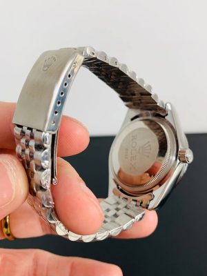 Relógio estiloso tipo Rolex